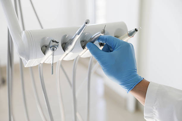 Professional Emergency Dentist technician working in Arlington County County, VA